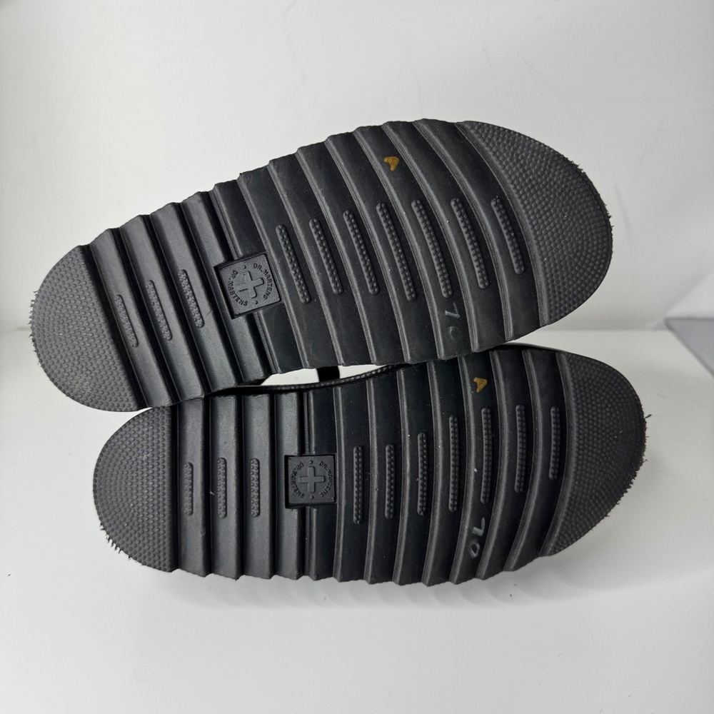 Dr. Martens X-Girl Velvet Platform
Strap Sandals 6 - Picture 10 of 11